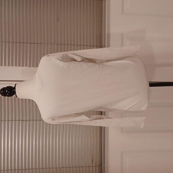 4/$40 White Long Sleeve Tee - Size Small - Picture 4 of 5